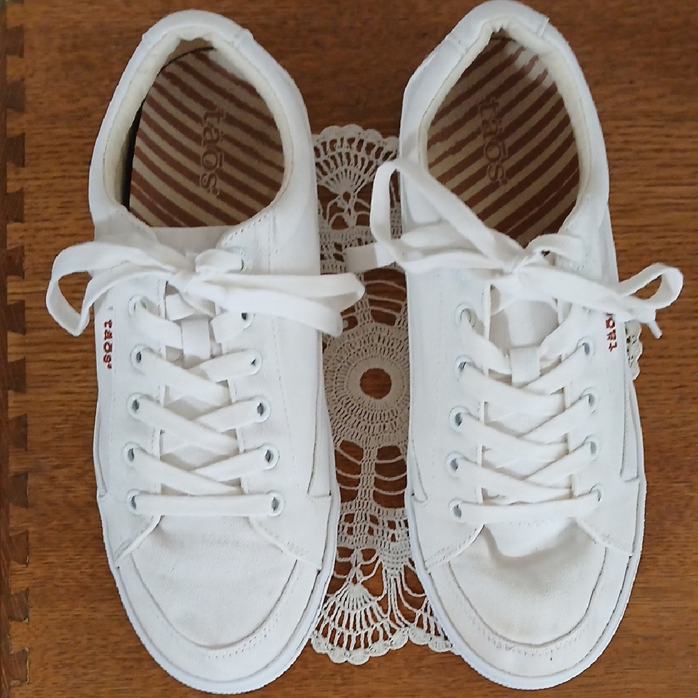 Taos White Sneakers 9.5W